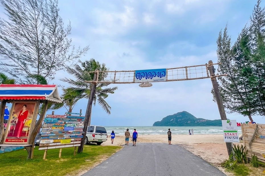 "ตลาดลงเล หาดสามร้อยยอด”ที่เที่ยวประจวบสุดฟิน image