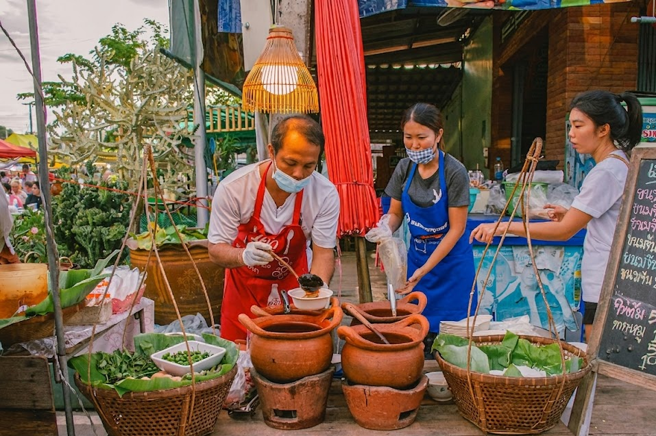 “ถนนคนเดินปราณบุรี”คืนสุขภาวะจิตที่ดี image