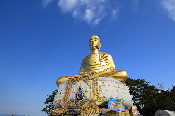 กอดความผ่อนคลายริมทะเล“วัดทางสาย” วัดทางสาย
